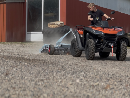 Gårdspladsrive til ATV / UTV / havetraktor 240 cm med planerplanke